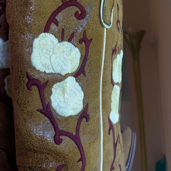 NOMAD Women’s NWOT Brown Floral Trendy Embroidered Cowboy Western Boots - Picture 6 of 10